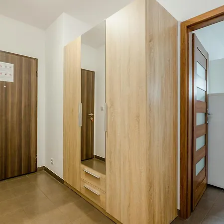 Shortstaypoland Skierniewicka Апартаменты